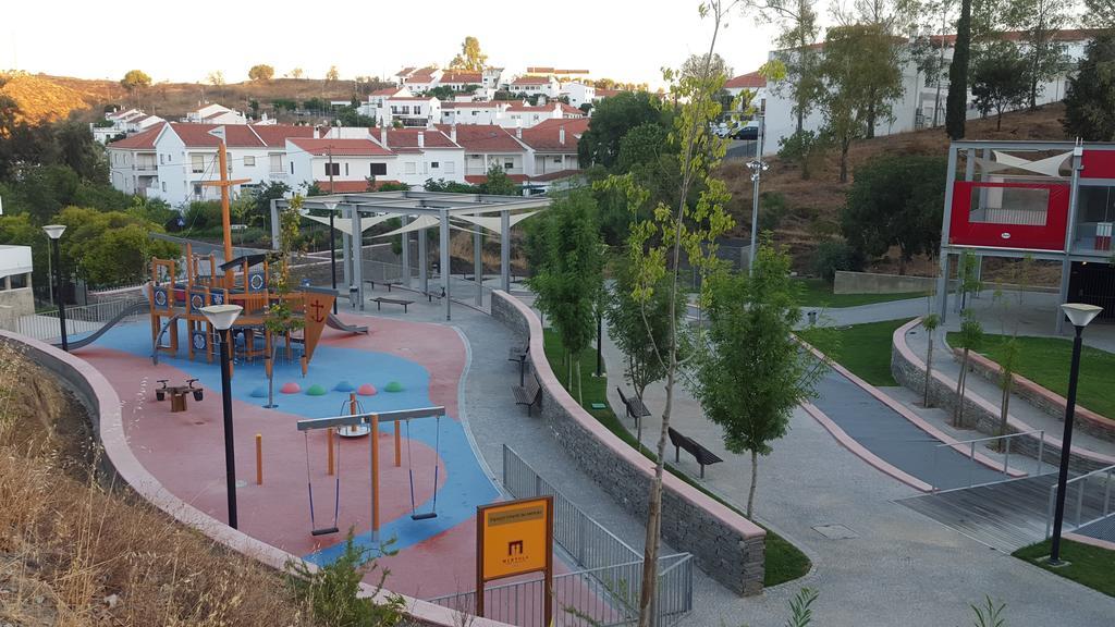 Hospedaria Flor Do Guadiana メルトラ エクステリア 写真